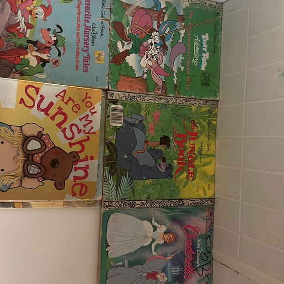 Walt Disney books 12 - Picture 2 of 2